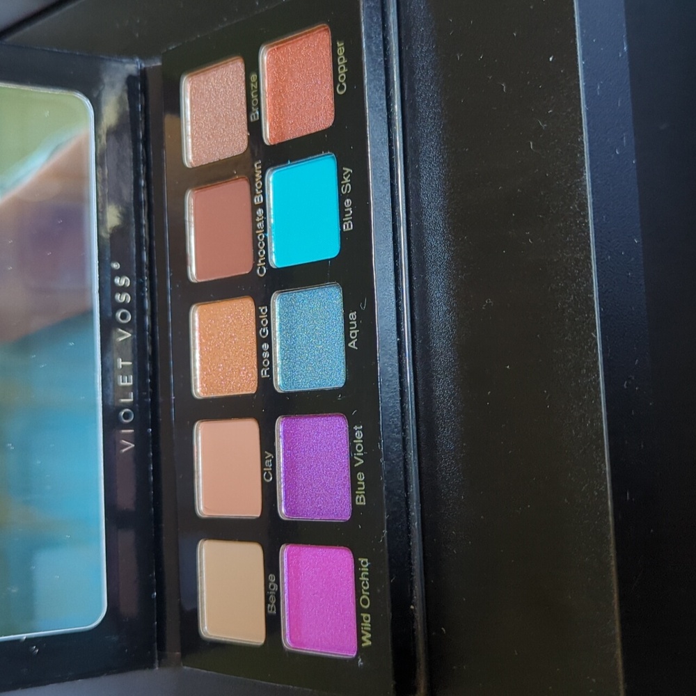 💜2/$20💜 Violet Voss Eyeshadow Palette